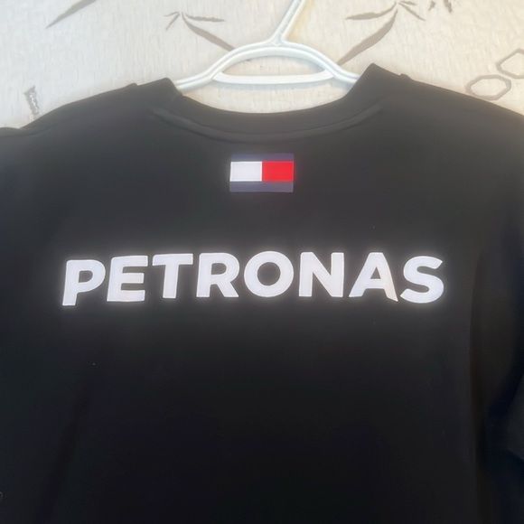 Black, size S, Tommy Hilfiger crewneck. - Picture 4 of 6